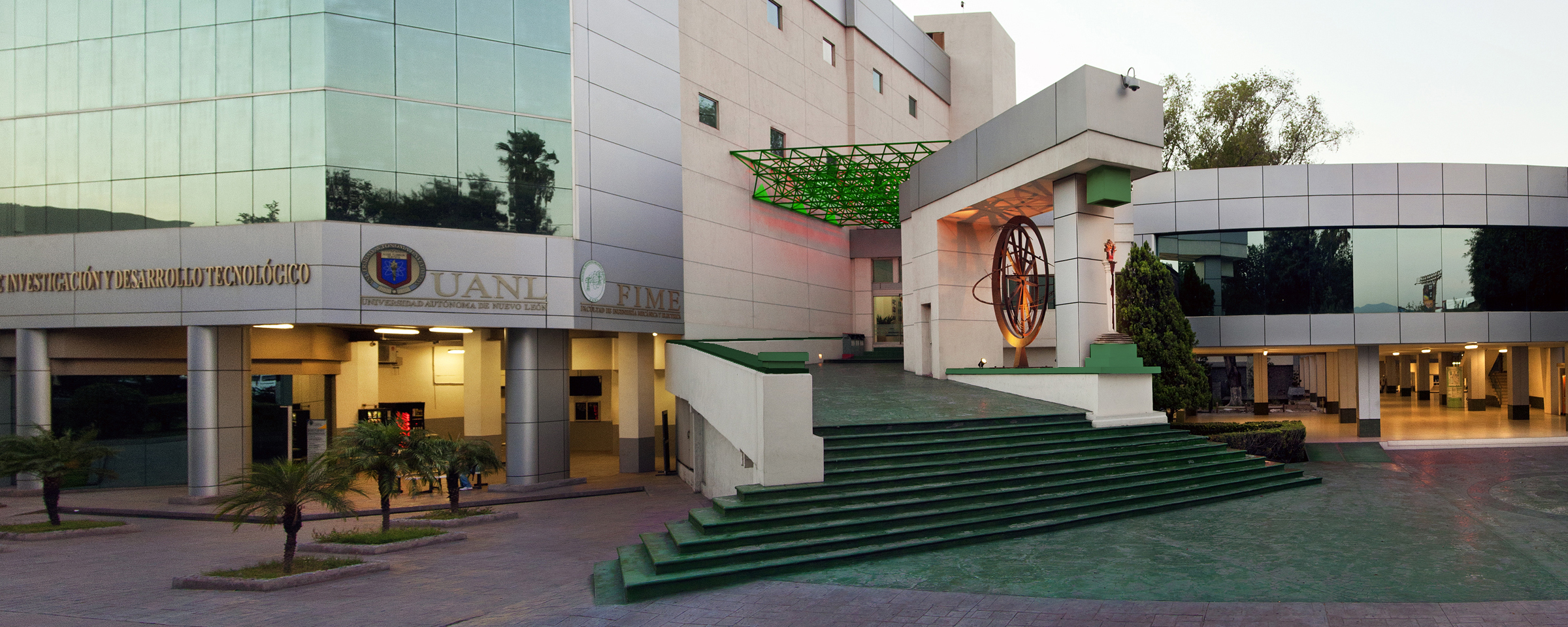 Estudiantes éxitosos UANL Posgrado